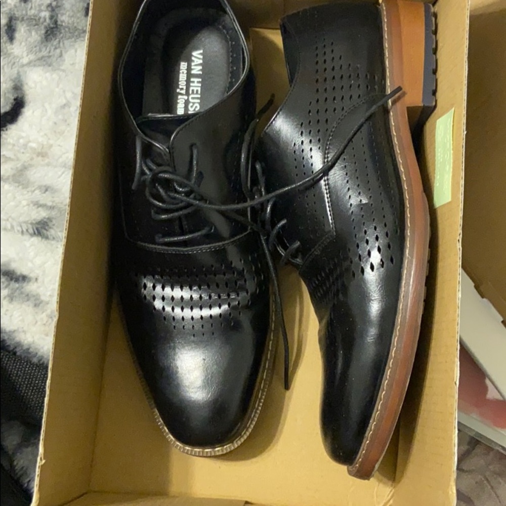 Men’s dress shoes
